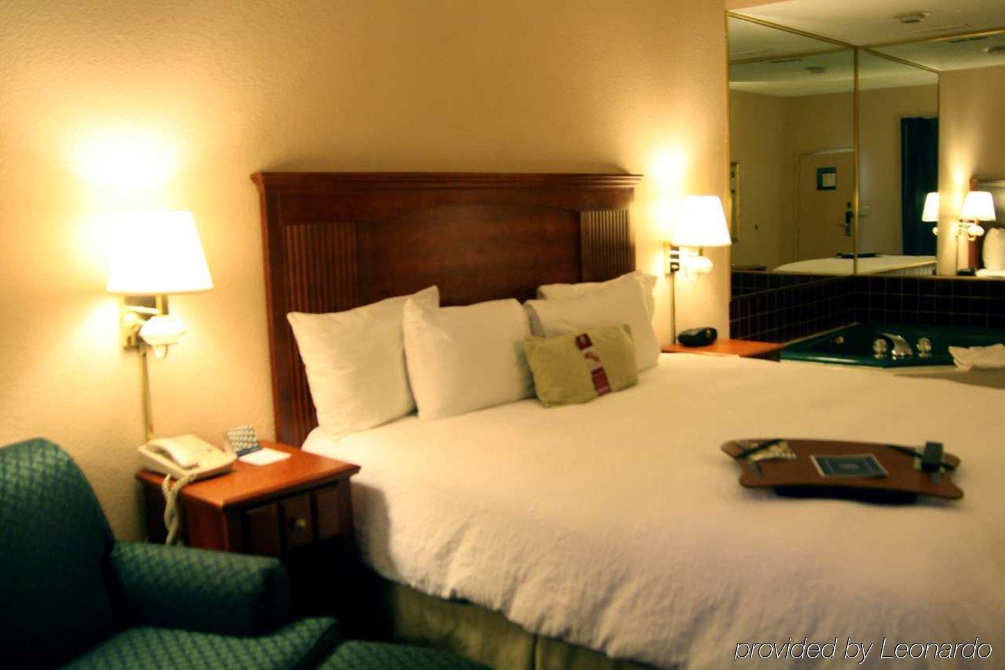 Econo Lodge Кордел Номер фото